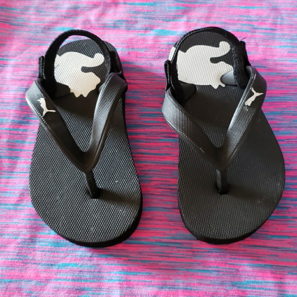 Puma flip flops